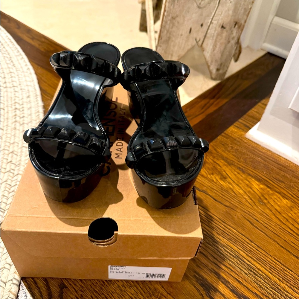 CarmenSol Black Wedge Like New!